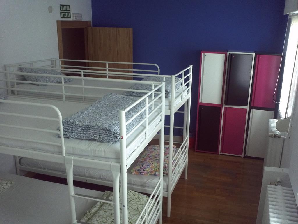 פמפלונה Xarma Hostel חדר תמונה