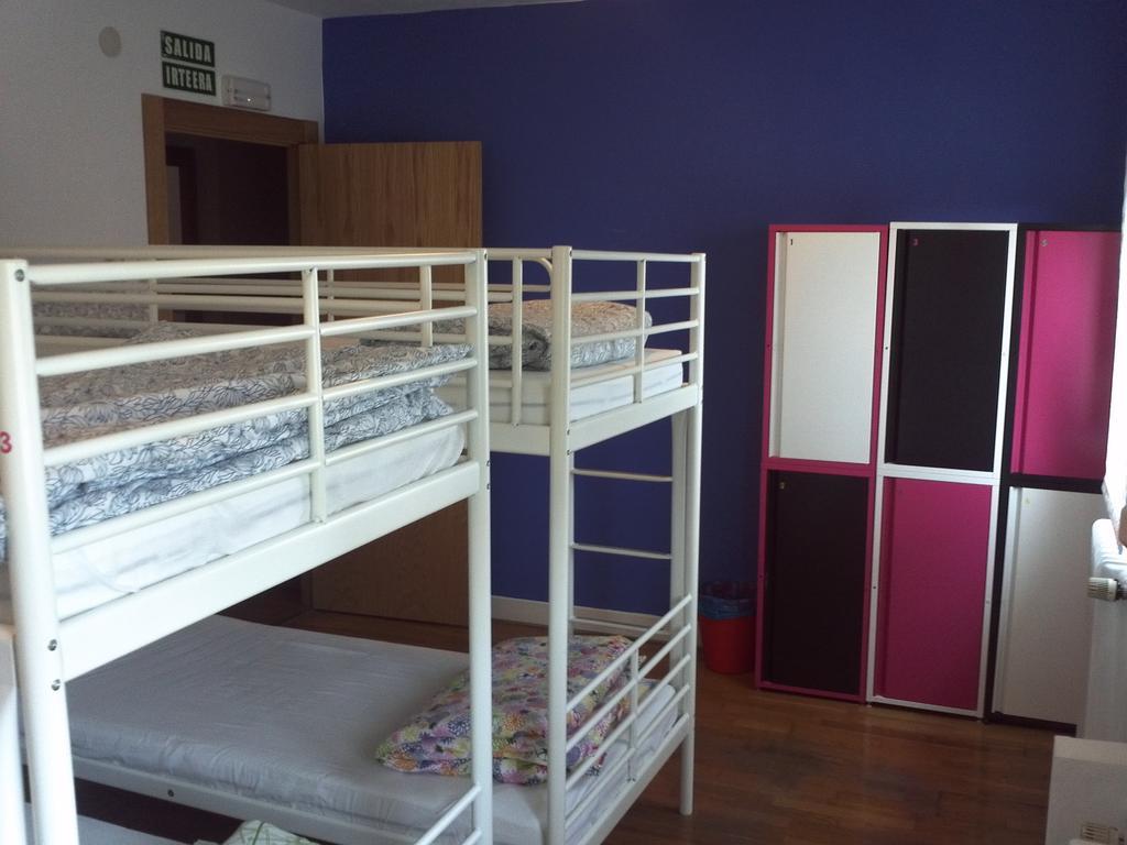 פמפלונה Xarma Hostel חדר תמונה